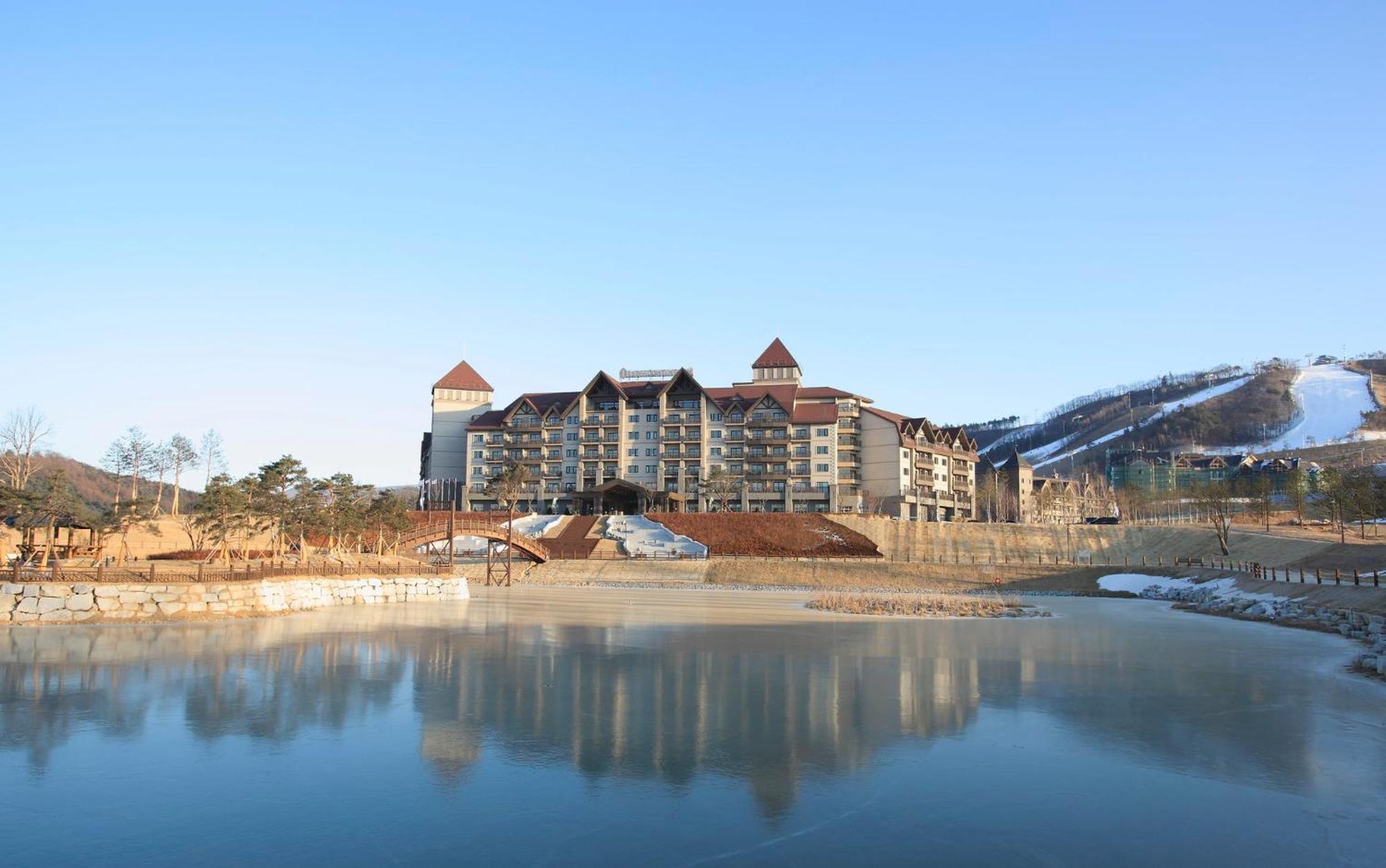 อินเตอร์คอนติเนนตัล อัลเพนเซีย พยองชาง รีสอร์ต Hotel พยองซาง ภายนอก รูปภาพ