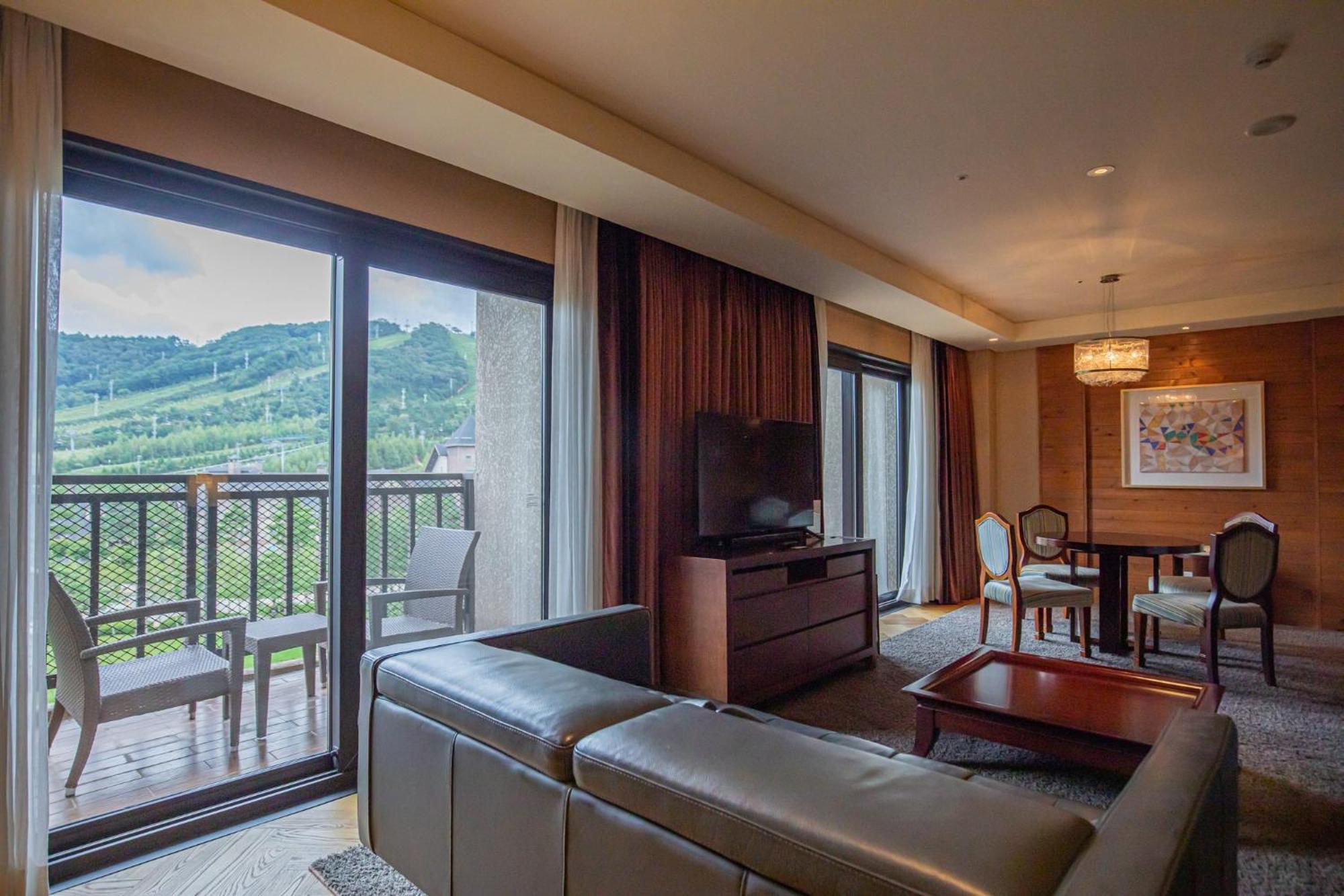 อินเตอร์คอนติเนนตัล อัลเพนเซีย พยองชาง รีสอร์ต Hotel พยองซาง ภายนอก รูปภาพ